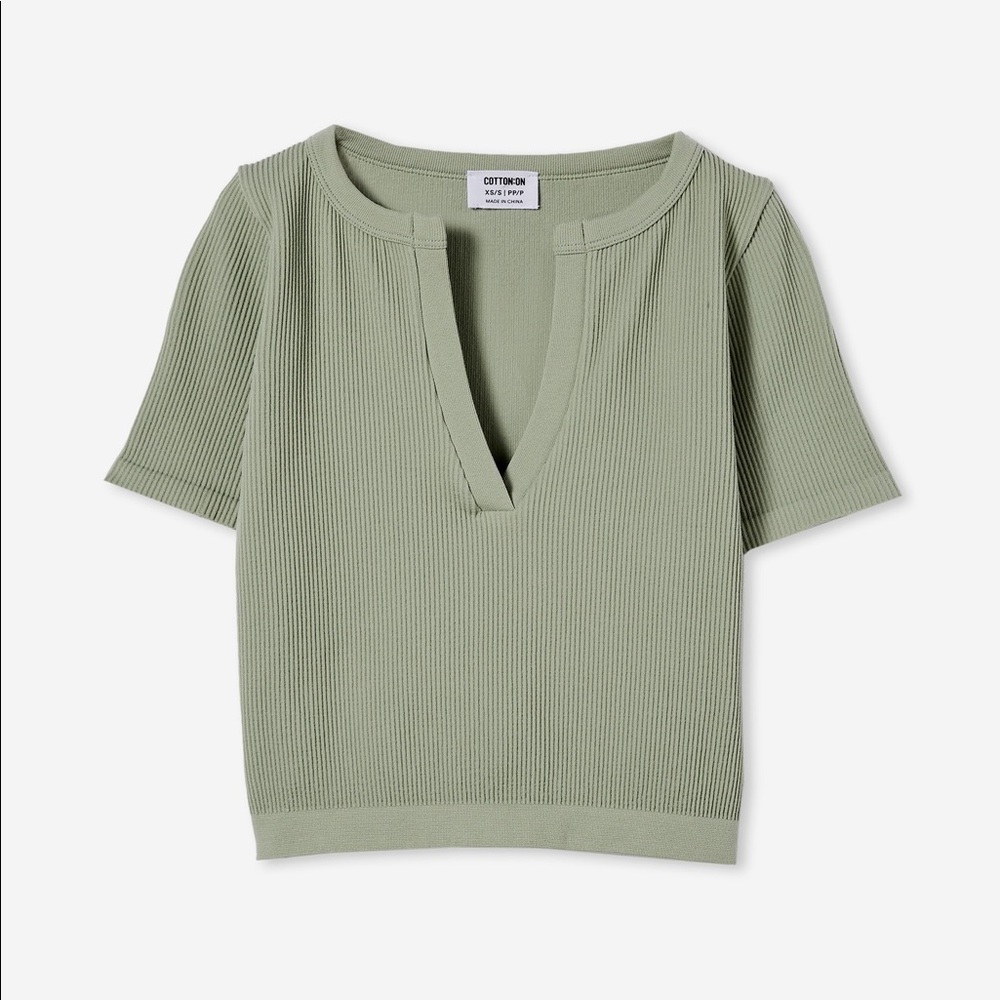 Seamless V Neck Placket Tee
